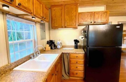 Barnardsville Cabin | Private Cabin: Mountain Views & Pond!🎣