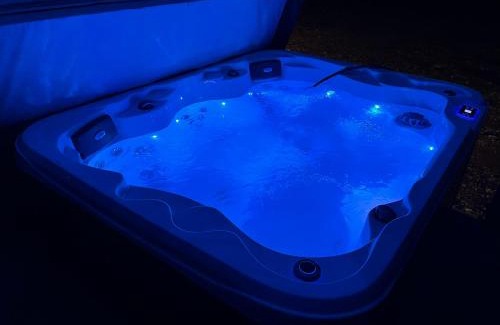 Olney House | Private Cabin on 90 Acres!