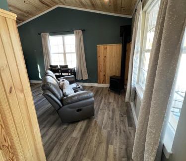 Olney House | Private Cabin on 90 Acres!