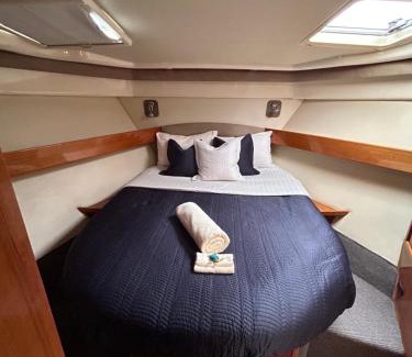 Airlie Beach Boat Rental | Private Charter - Ocean Free