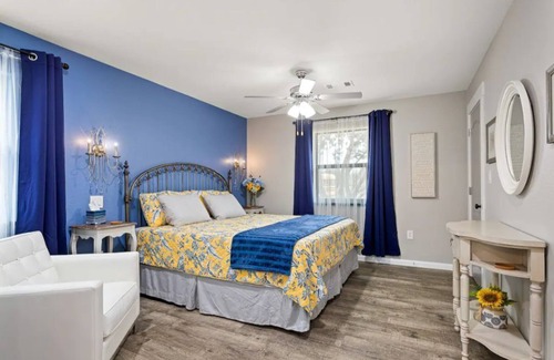 Burnet Cabin | Private Country Setting near Two Constant Level Lakes! Shuffleboard & Pool Table