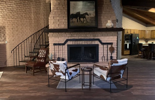 Wickenburg House | Private Desert Escape Close to Downtown with Horse Pens on the Sols Wash!