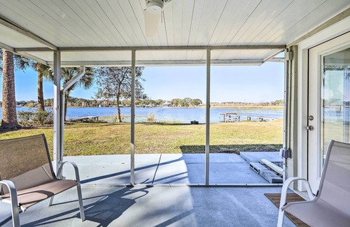 Summerfield House | Private Dock + Grill: Sunny Lake Weir Retreat!