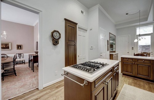 Uptown House | Private Elegant Tanglewood Houston Home