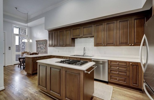 Uptown House | Private Elegant Tanglewood Houston Home