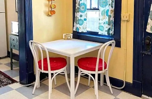 Beloit Apartment | Private Entire Apartment near Beloit College