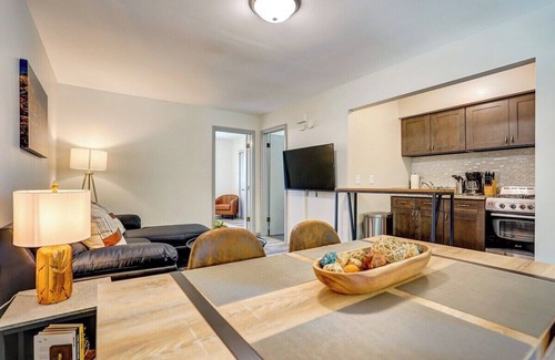 West Allis Apartment | Private entrance. Free Parking. Near Medical Cente