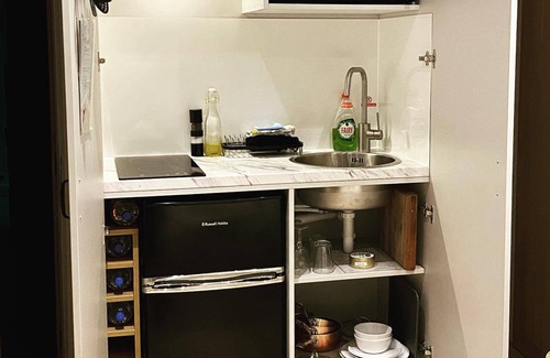 Wixford House | Private Entry Double Bedroom With Beautiful Views!