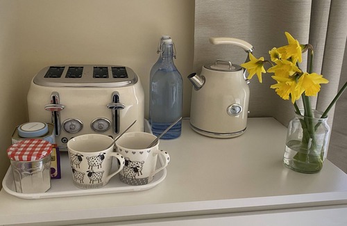 Wixford House | Private Entry Double Bedroom With Beautiful Views!