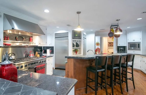 Gulfport House | Private Estate! Getaway w priv pool nhot tub. Secluded yet 15 min to beachcasino