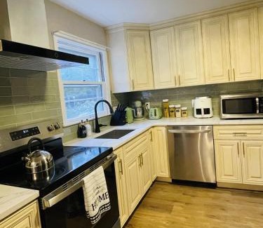 Princeton House | Private Estate, walk to Princeton downtown, 3 Bedrooms, 2 Bath, with Free Parking