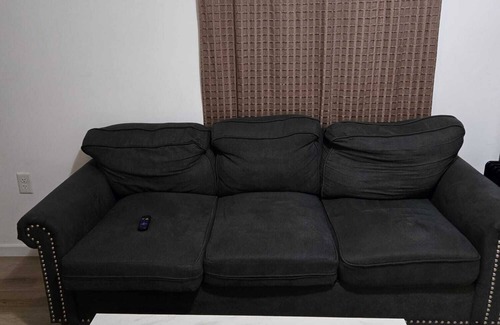 Plainfield Apartment | Private Family Friendly 1 Bedroom Apt with Kitchen, WiFi & Laundry in Plainfield
