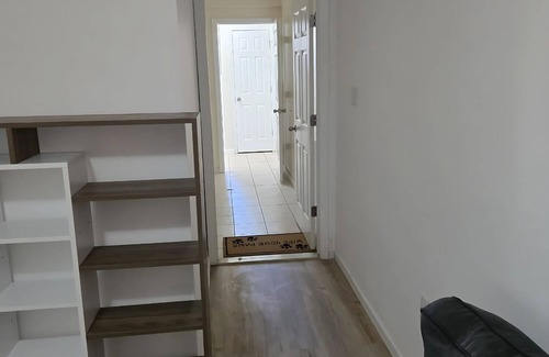 Plainfield Apartment | Private Family Friendly 1 Bedroom Apt with Kitchen, WiFi & Laundry in Plainfield