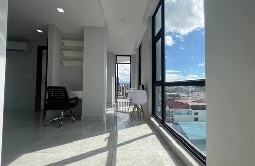 Chamkar Mon House | Private floor condo in the heart of Phnom Penh with WiFi, AC, Parking and more!