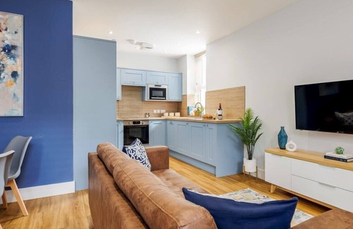 West Cliff Apartment | Private Garden Apt, w/Free Gym, Parking & Wi-Fi