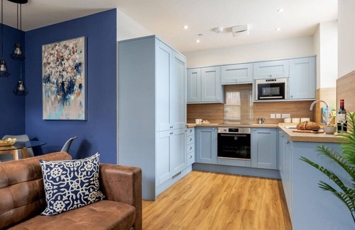 West Cliff Apartment | Private Garden Apt, w/Free Gym, Parking & Wi-Fi