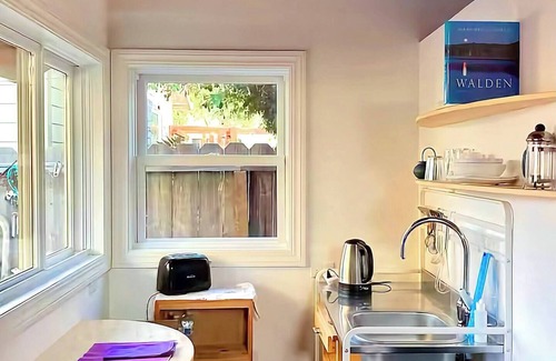 Golden Gate Cottage | Private Garden Cottage