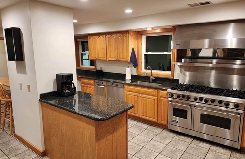 Liberty House | Private Getaway with Heated Indoor Pool!