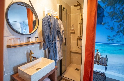 La Couture Boussey Bed & Breakfast | Private guest house with swimming pool, jacuzzi, Nordic bath and games!