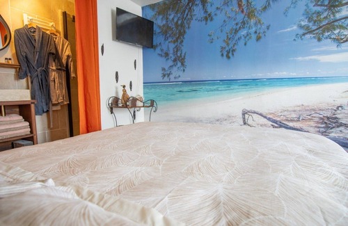 La Couture Boussey Bed & Breakfast | Private guest house with swimming pool, jacuzzi, Nordic bath and games!