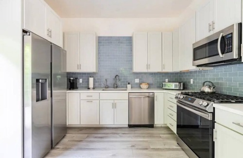 East San Roque House | Private Guest House - Central Location - Dog Friendly - Full Kitchen