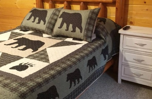 Unaka Cabin | Private guest house near Tellico Plains.