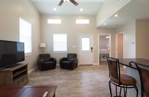 Brushy Creek House | Private guest house on 3 hectares