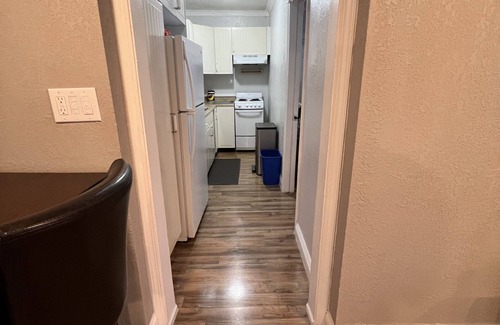 Tennyson - Alquire House | Private Guest Suite 30 Mins of SFO/OAK✈| Walk to Transit