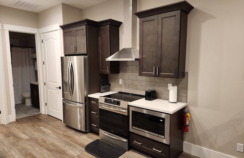 Hurricane House | Private Home-2 Bed/2 Bath -HOT TUB/Near Zion NP