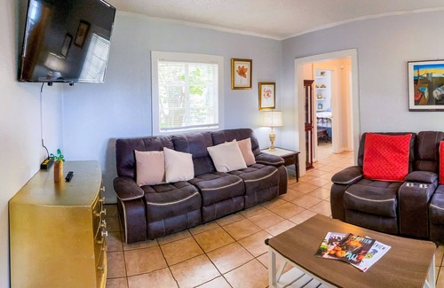 Ocala House | Private Home Central Ocala, Fully Fenced Yard, Remodeled, Piano, Pet Friendly