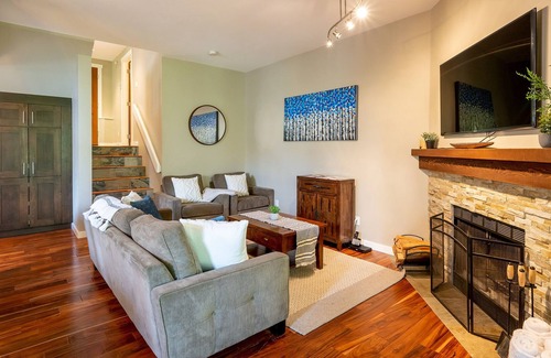 Upper Village House | Private Hot Tub+Garage, Short Walk To Ski-In/Out, Close to Bike Trails, Managed By Aloha Whistler