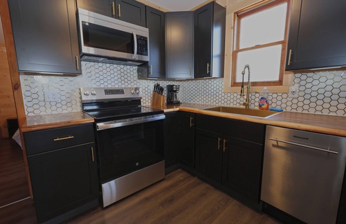 Haines Falls Cottage | Private Hot tub Modern house Near Ski resorts and Catskill