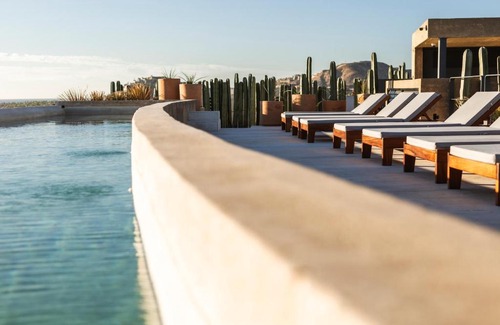 San Jose del Cabo Apartment | Private Hot Tub - Ocean View - GYM - Free Parking