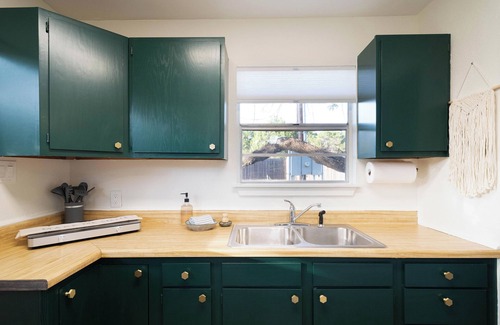 Canyon Lake Cottage | Private Hot tub - Romantic 4-Acre Escape