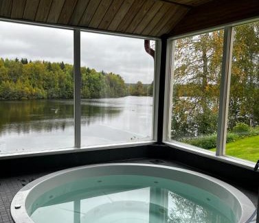 Rovaniemi Villa | Private House by the River