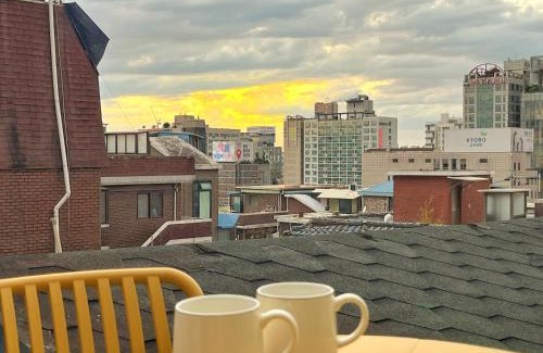 Daeheung-dong Apartment | Private house of a newlywed couple in Sinchon