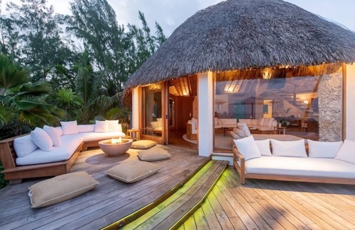 Teahupoo Villa | Private island All-Inclusive of 3 Villas near Raiatea: MOTU NAO NAO