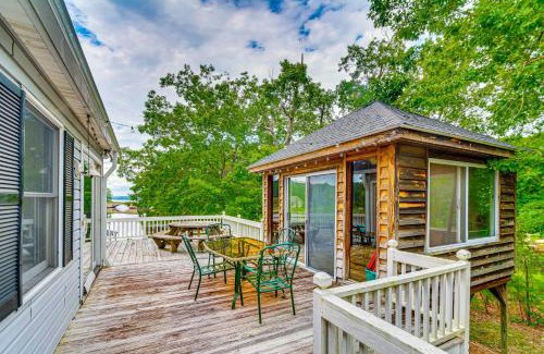 Roanoke Rapids House | Private Island Getaway in Roanoke Rapids with Grill!