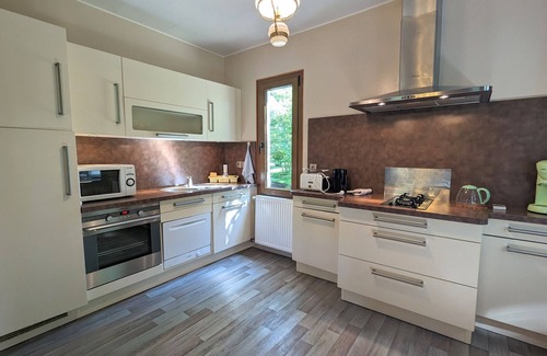 Le Menoux Cottage | Private island in Berry, nature and fishing, central heating