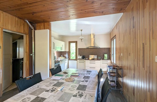 Le Menoux Cottage | Private island in Berry, nature and fishing, central heating