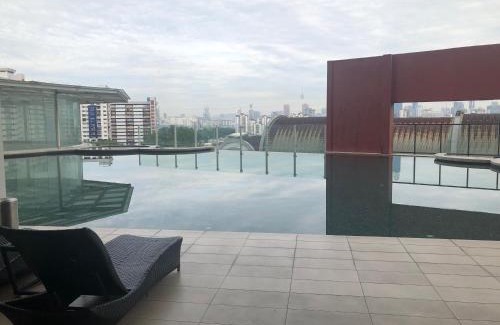 Taman Kobena Apartment | Private Jacuzzi Staycation at KL City 721