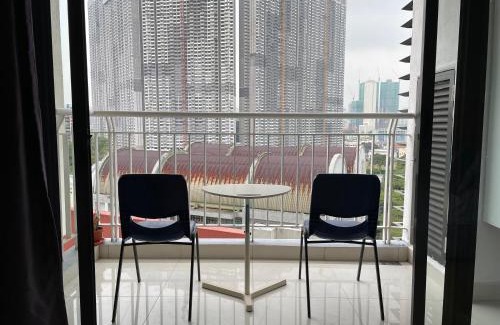 Taman Kobena Apartment | Private Jacuzzi Staycation at KL City 721