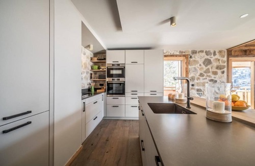 Les Gets Ski Chalet | Private Jacuzzi with views to the Exotic French Alps
