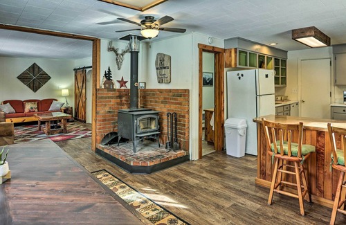 La Pine Cabin | Private La Pine Cabin Rental: 30 Mi to Bend!