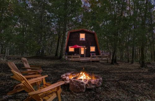 Alpine Lake House | Private Lake&Beach w Golf, Fire Pit, Deck & WiFi!
