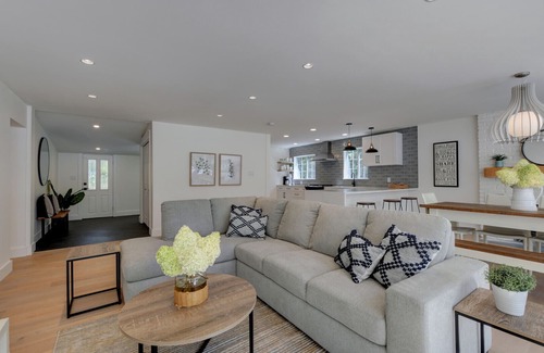 Shawnigan Lake House | Private Lakefront Home on 1.2 acres with 400ft of waterfront + docks