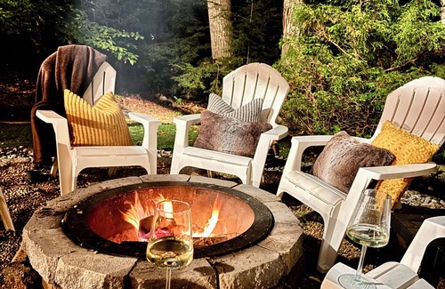 Plymouth House | Private Lakefront Family Getaway Sleeps 10 Dog Friendly Close to Skiing