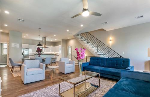 Mid-City House | Private Living Villa Near City Hot Spots