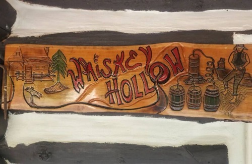 Port Matilda Apartment | Private Log Cabin in rural Port Matilda