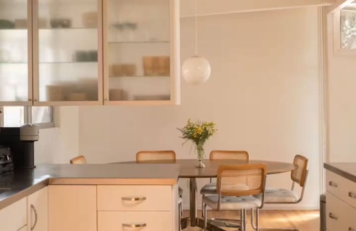 Virginia Village House | Private Lux Mid-Century Modern Retreat - Cedar Hot Tub & Cold Plunge